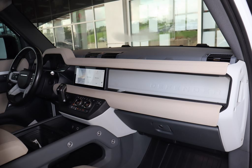 Used 2020 Land Rover Defender 110 S AWD/4WD image 43