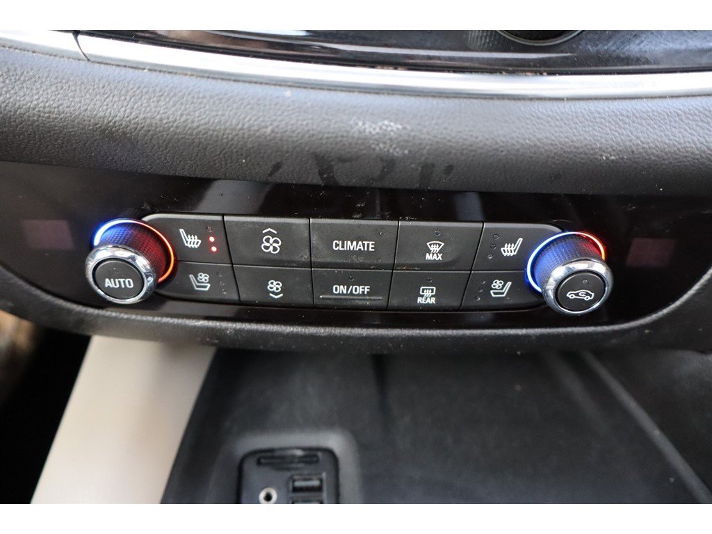 Used 2021 Buick Enclave Premium w/ Sun and Sites Package FWD image 38