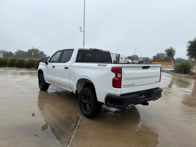 Used 2025 Chevrolet Silverado 1500 Custom Trail Boss AWD/4WD image 12