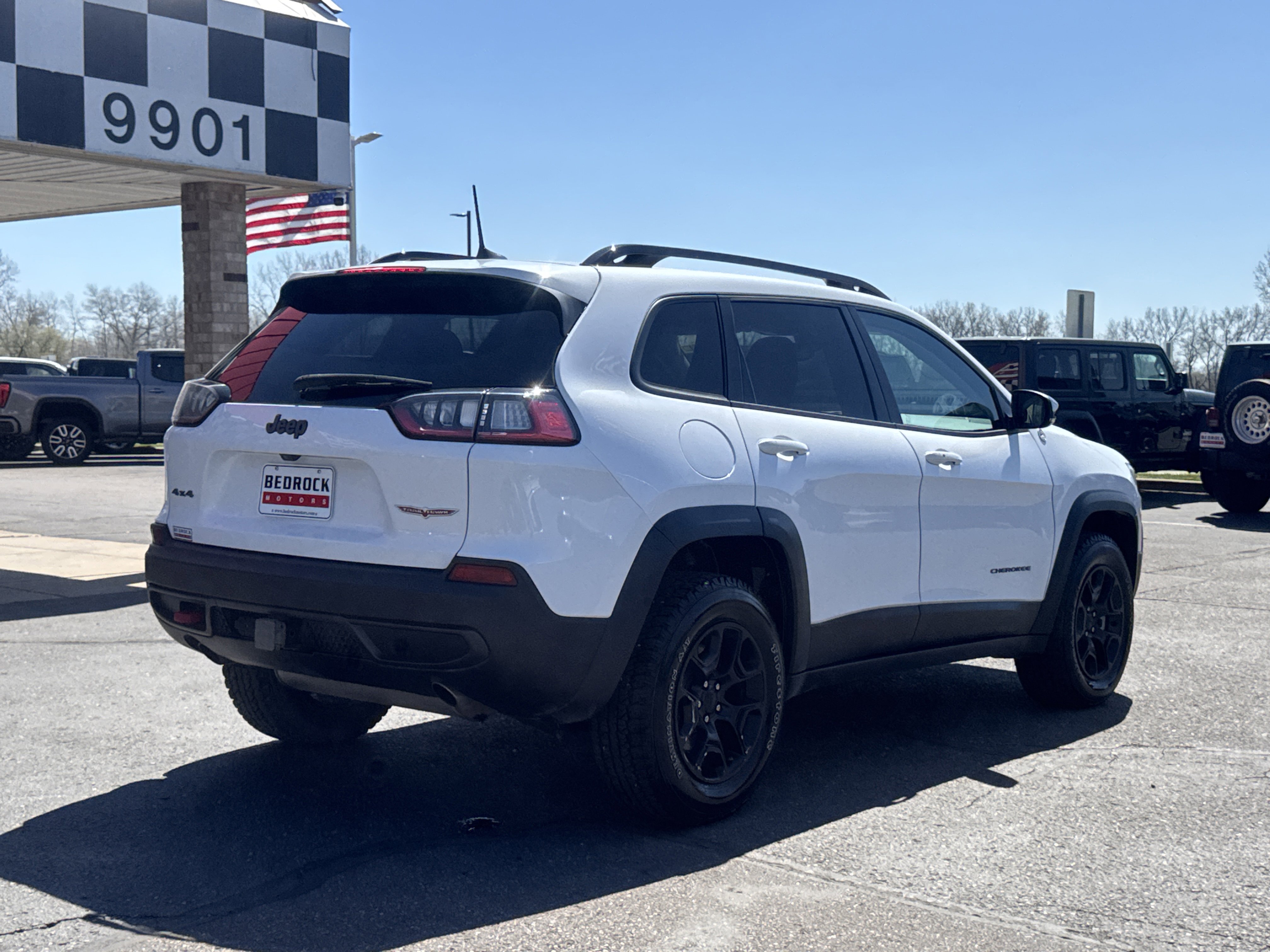 Used 2022 Jeep Cherokee Trailhawk w/ Trailer Tow Group AWD/4WD image 7