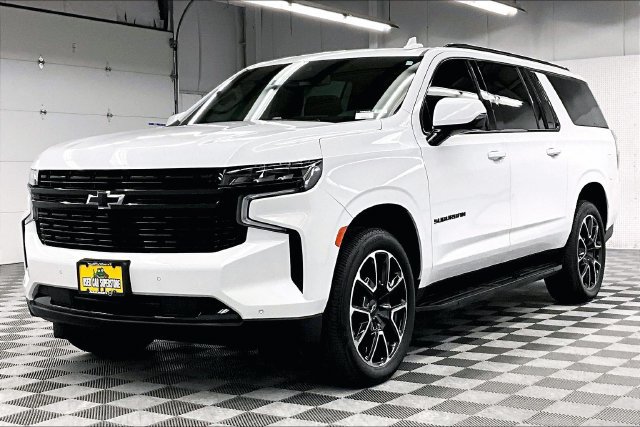 Used 2024 Chevrolet Suburban RST w/ Luxury Package AWD/4WD image 13