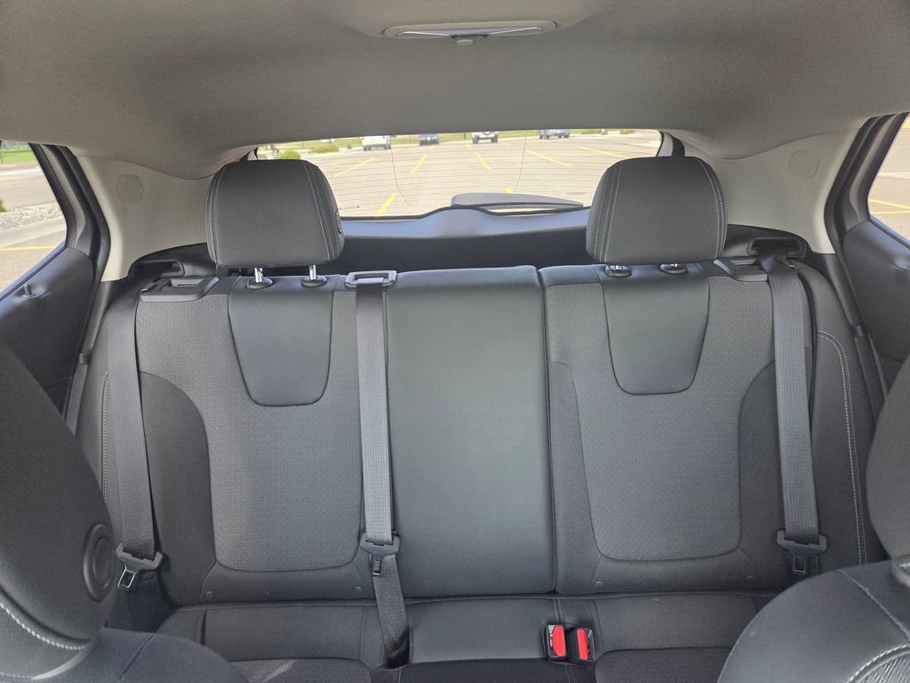 Used 2025 Buick Encore GX Preferred AWD/4WD image 31