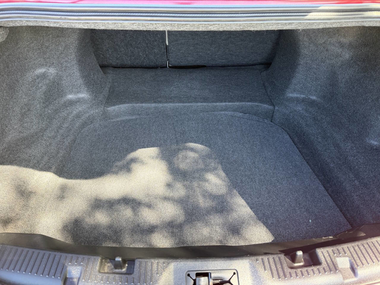 Used 2011 Ford Taurus SEL FWD image 13
