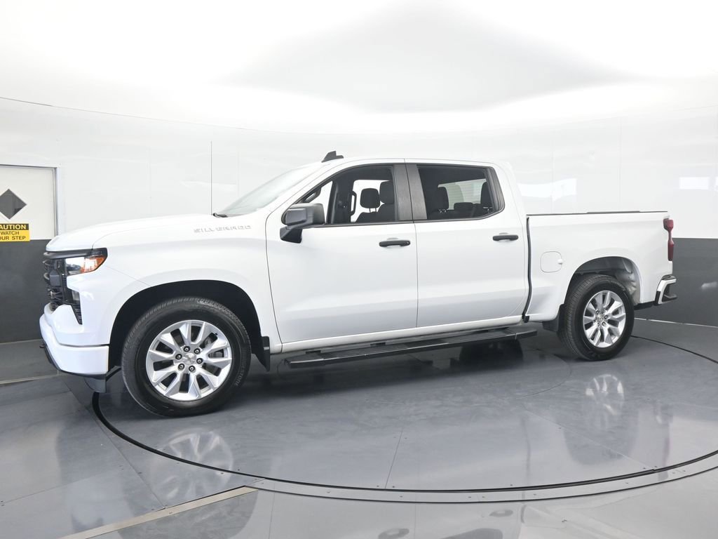 Used 2023 Chevrolet Silverado 1500 Custom image 2