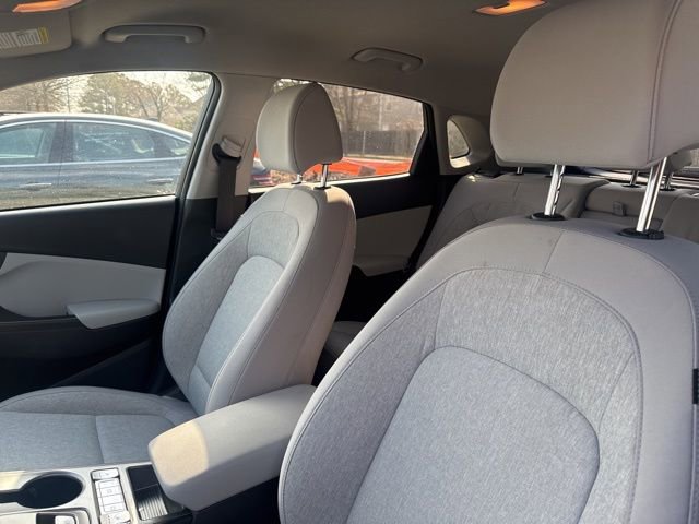 Used 2023 Hyundai Kona SE w/ Cargo Package image 14