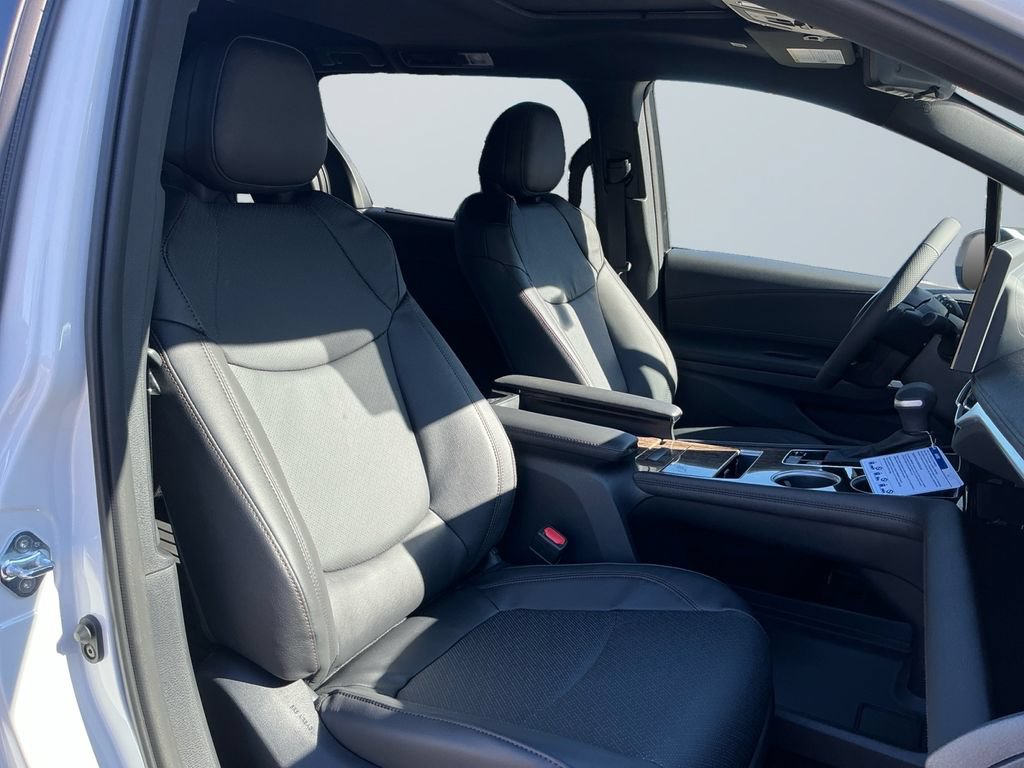New 2026 Toyota Sienna Limited AWD/4WD image 16