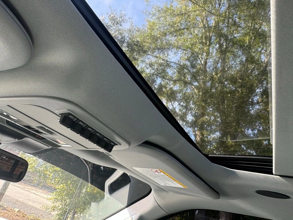 Used 2025 Ford F350 Lariat w/ Lariat Ultimate Package image 25