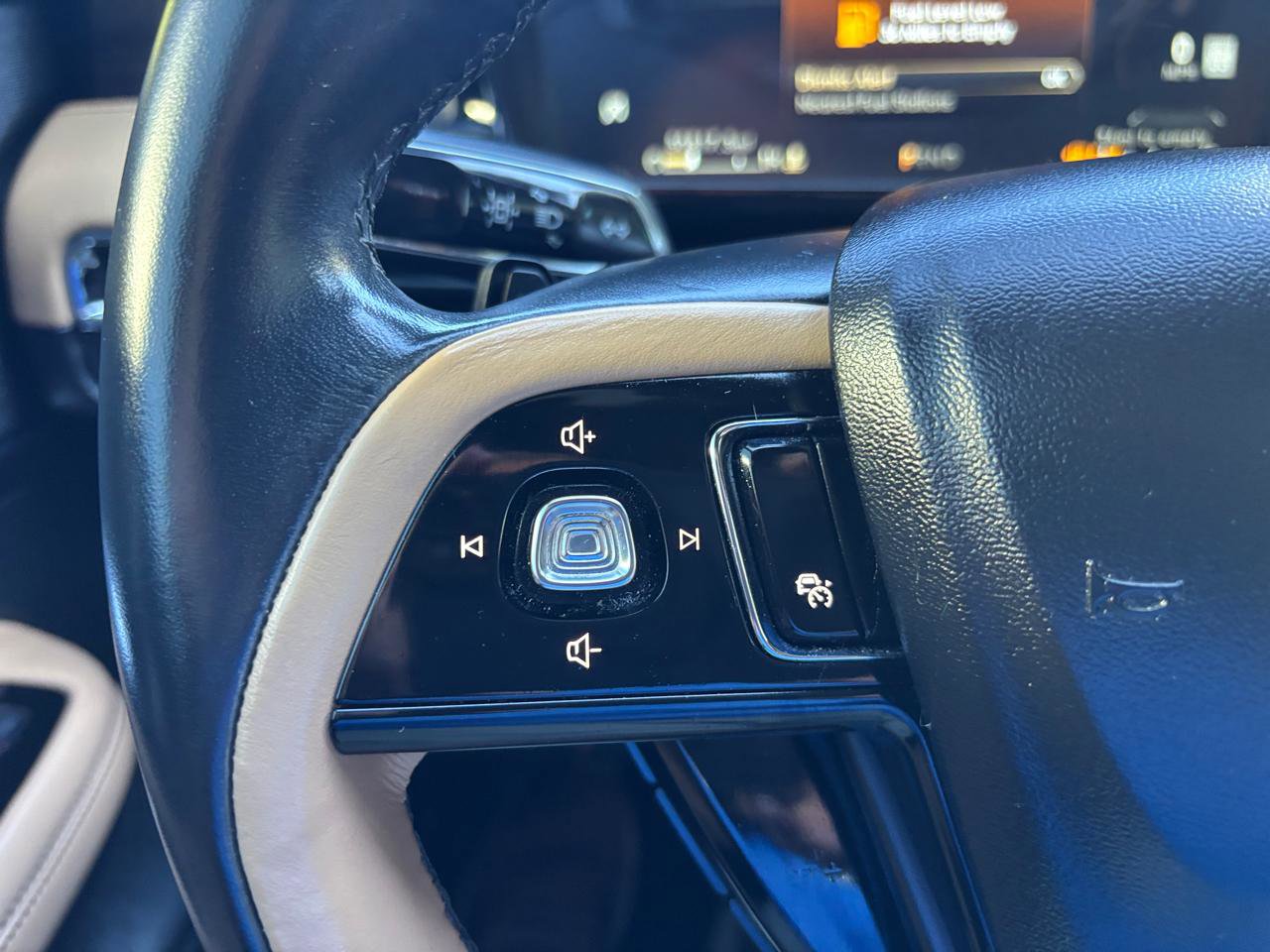 Used 2021 Lincoln Corsair Reserve image 17