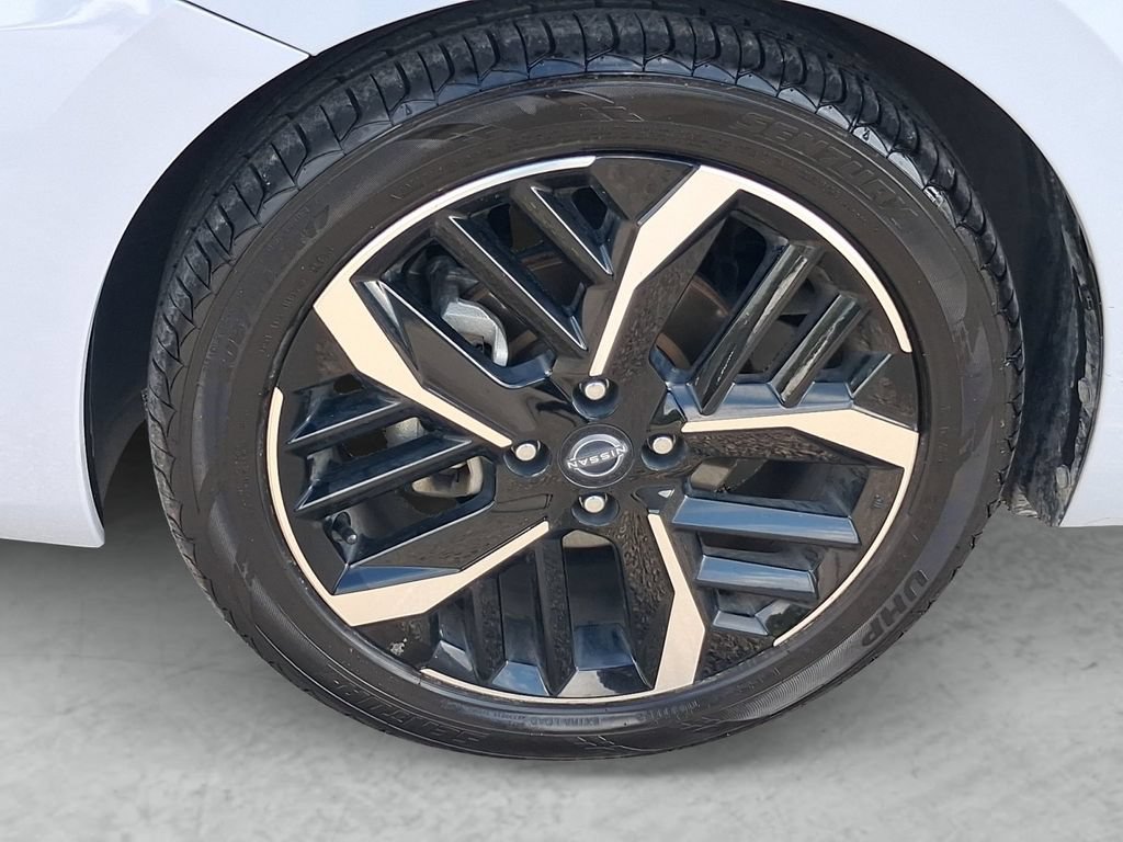 Certified 2025 Nissan Versa SR FWD image 23