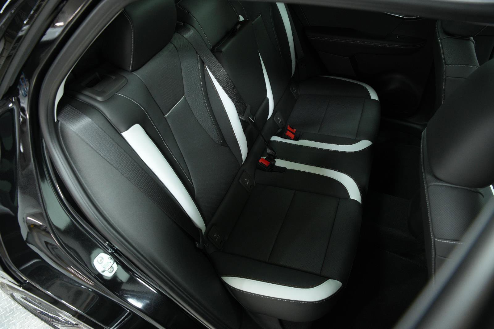 New 2025 Buick Envision Sport Touring image 15