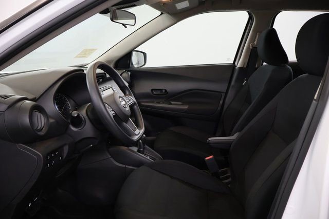 New 2025 Nissan Kicks Play S image 9