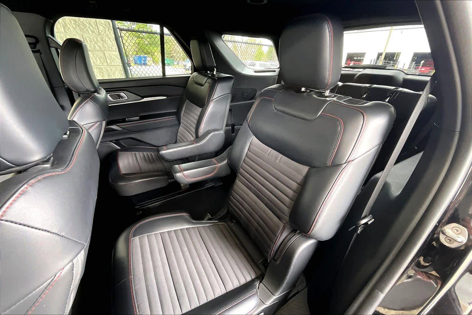 Certified 2025 Ford Explorer ST-Line AWD/4WD image 20