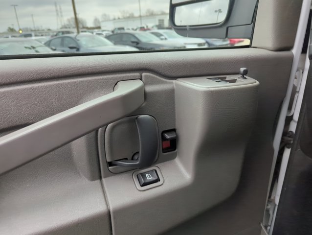 Used 2024 GMC Savana 2500 w/ Driver Convenience Package image 18