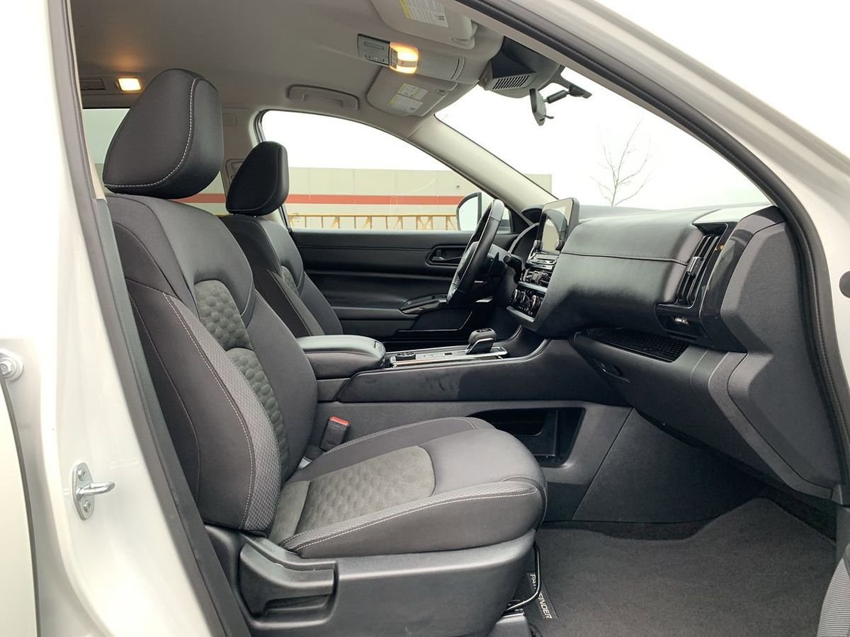 Used 2024 Nissan Pathfinder SV AWD/4WD image 30