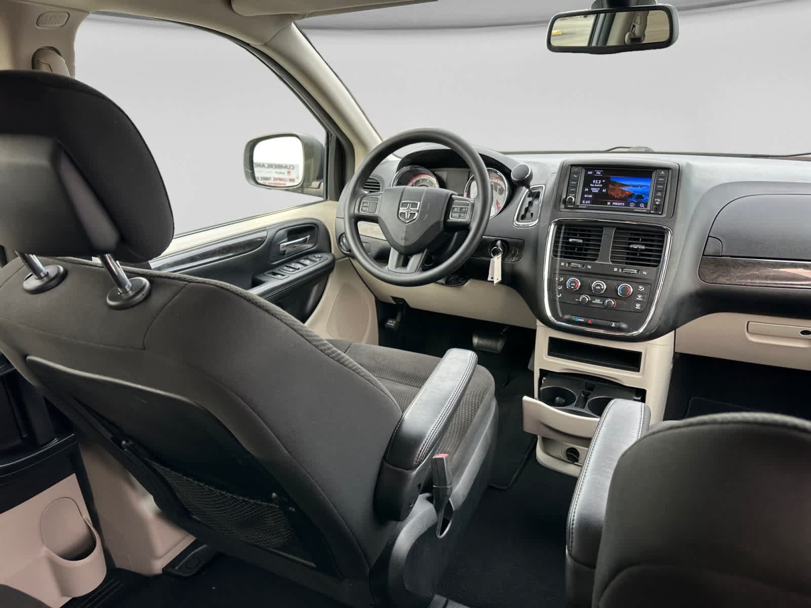 Used 2019 Dodge Grand Caravan SE FWD image 21