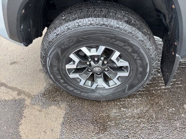 Used 2020 Toyota Tacoma TRD Off-Road image 44