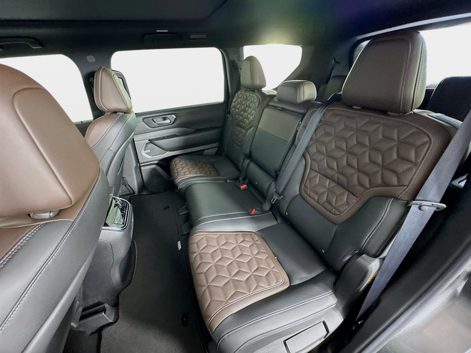 New 2026 Nissan Armada Platinum RWD image 24