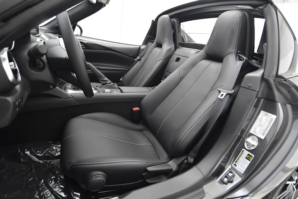 New 2026 MAZDA MX-5 Miata RF Grand Touring w/ Appearance Package RWD image 25