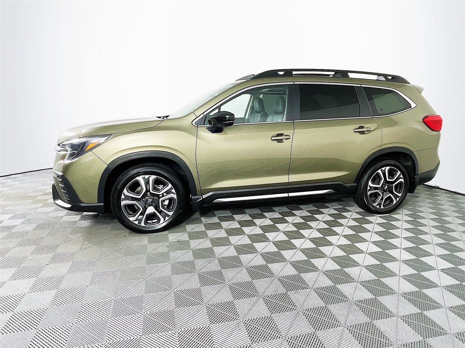 Certified 2025 Subaru Ascent Limited image 4