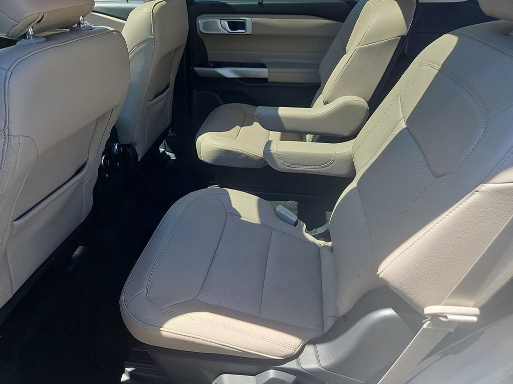Used 2023 Ford Explorer Limited w/ Limited Technology Package AWD/4WD image 35