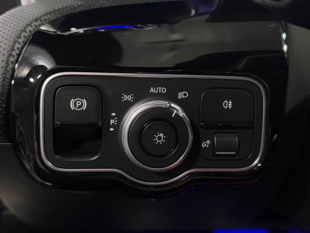 Used 2021 Mercedes-Benz CLA 250 4MATIC image 28