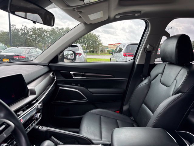 Used 2025 Kia Telluride S FWD image 23