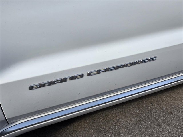 Used 2015 Jeep Grand Cherokee Summit w/ Platinum Series Group image 16