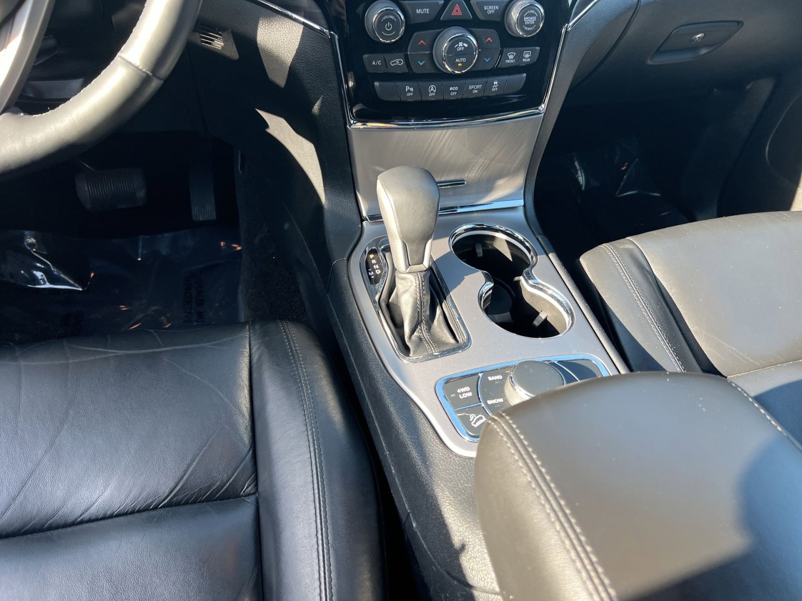 Used 2019 Jeep Grand Cherokee Limited image 23