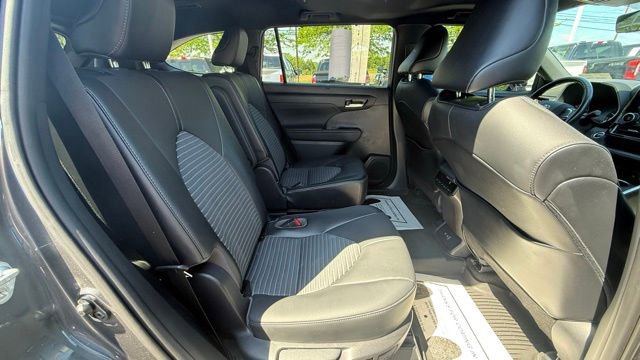 Used 2021 Toyota Highlander XSE AWD/4WD image 29