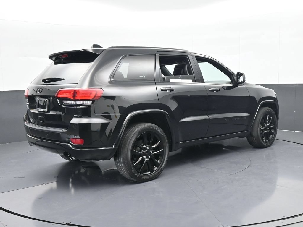 Used 2020 Jeep Grand Cherokee Altitude RWD image 6