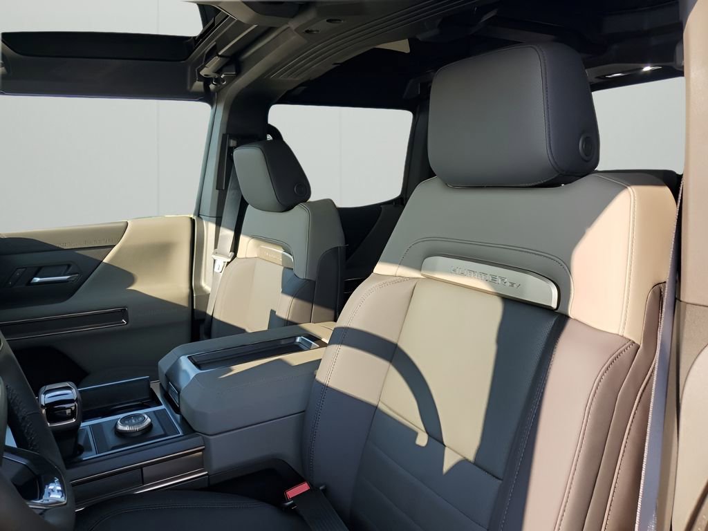 New 2025 GMC Hummer EV 2X w/ LPO, Dark Essentials Package image 27