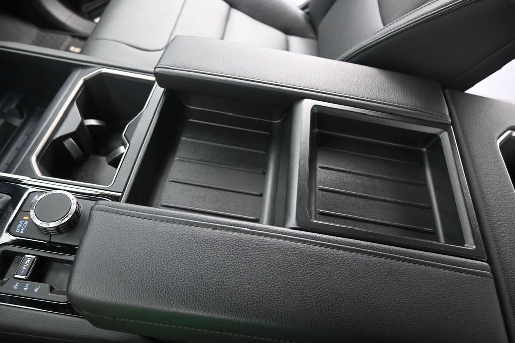 Used 2024 Toyota Tundra Limited AWD/4WD image 35
