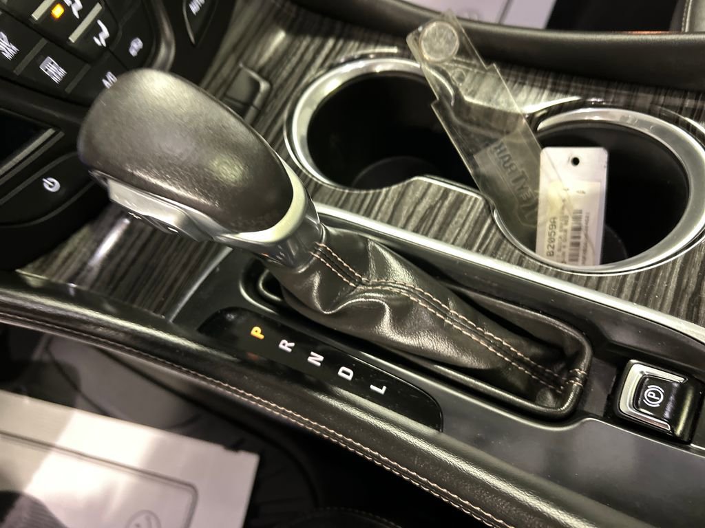 Used 2017 Buick Envision Essence FWD image 18