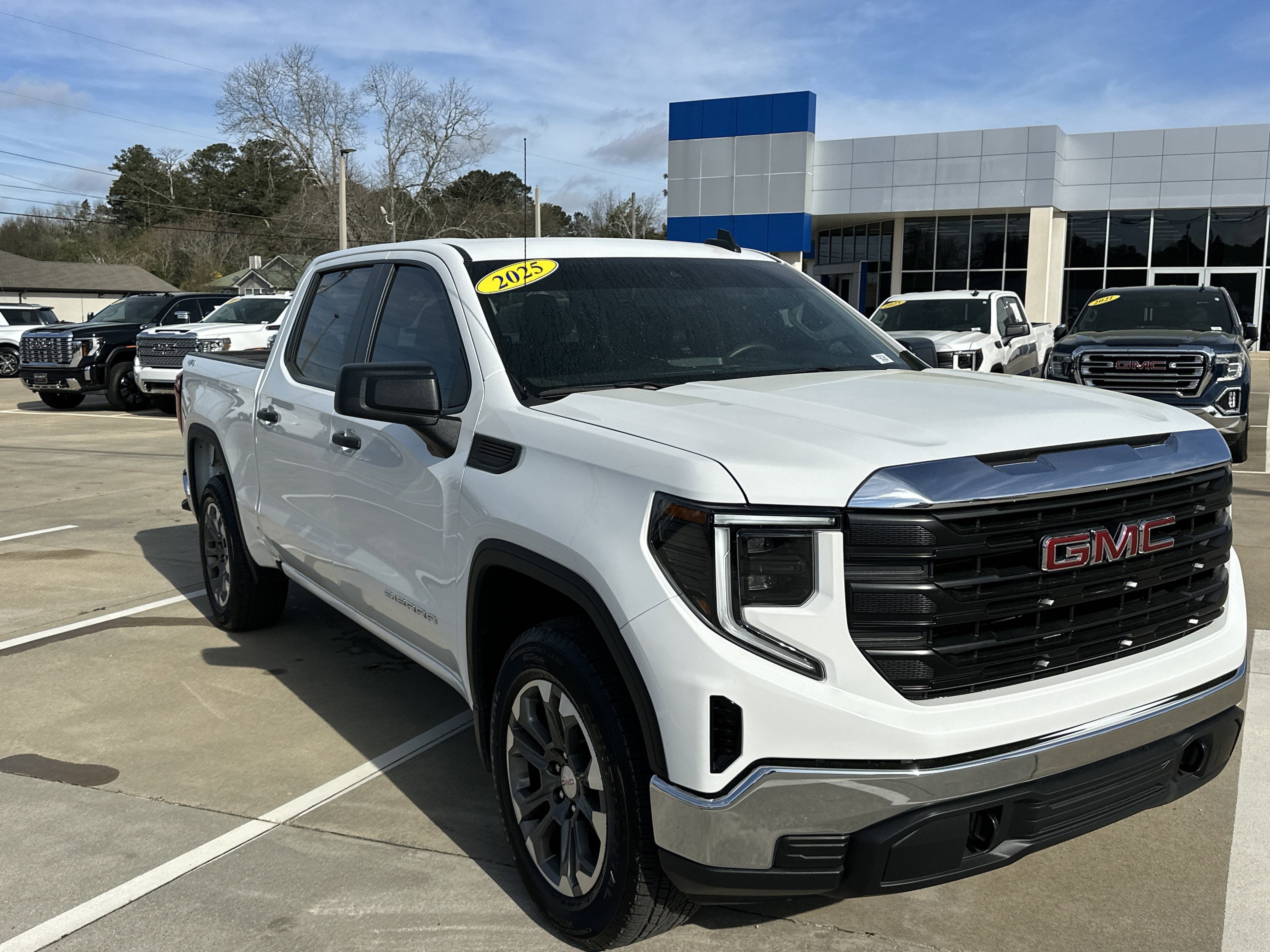 Certified 2025 GMC Sierra 1500 Pro w/ Pro Value Package image 3