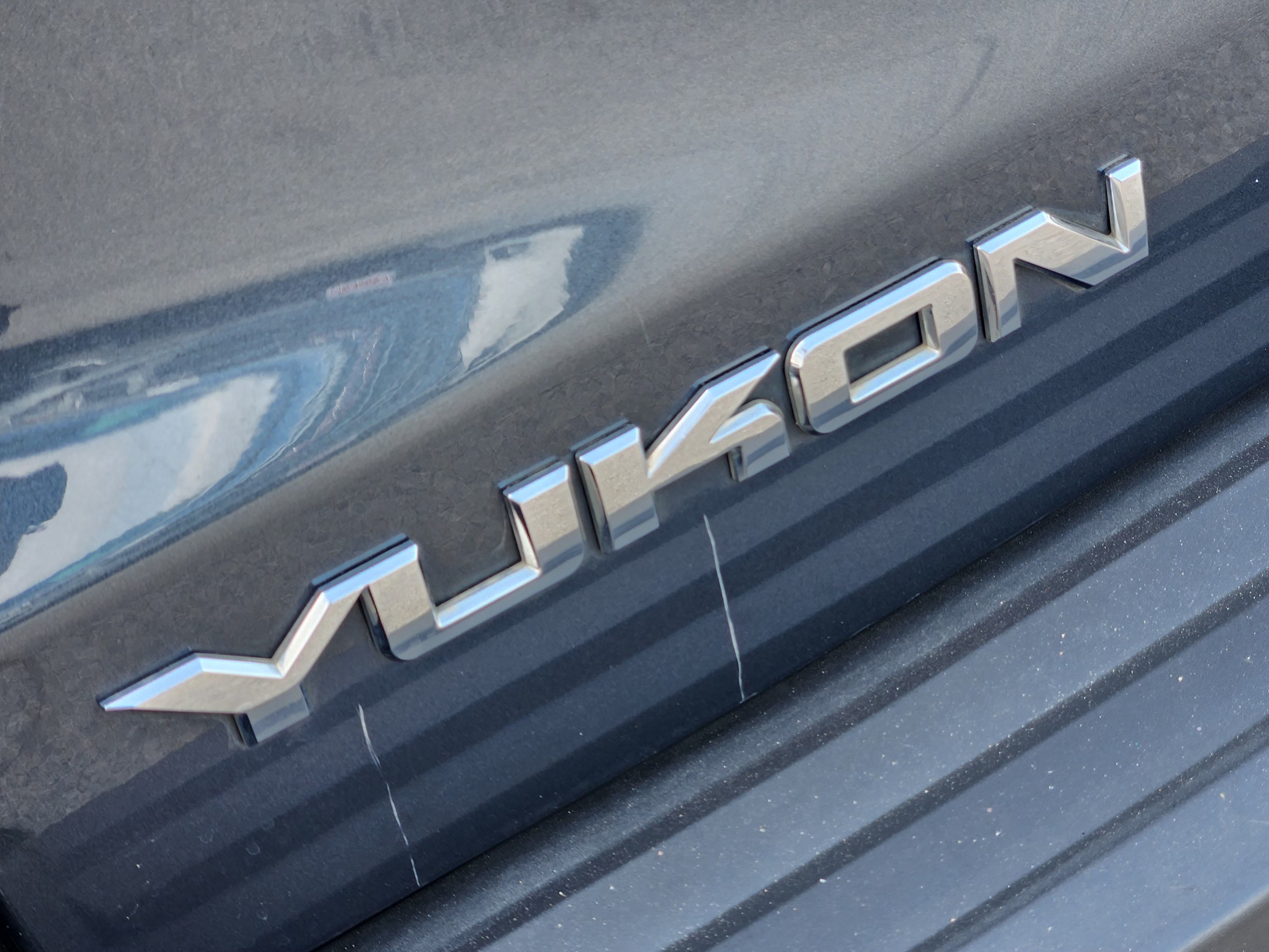 Used 2020 GMC Yukon SLT w/ Premium Edition RWD image 12
