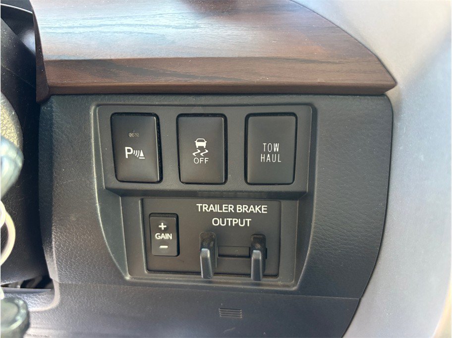 Used 2019 Toyota Tundra Limited w/ Limited Premium Package AWD/4WD image 33