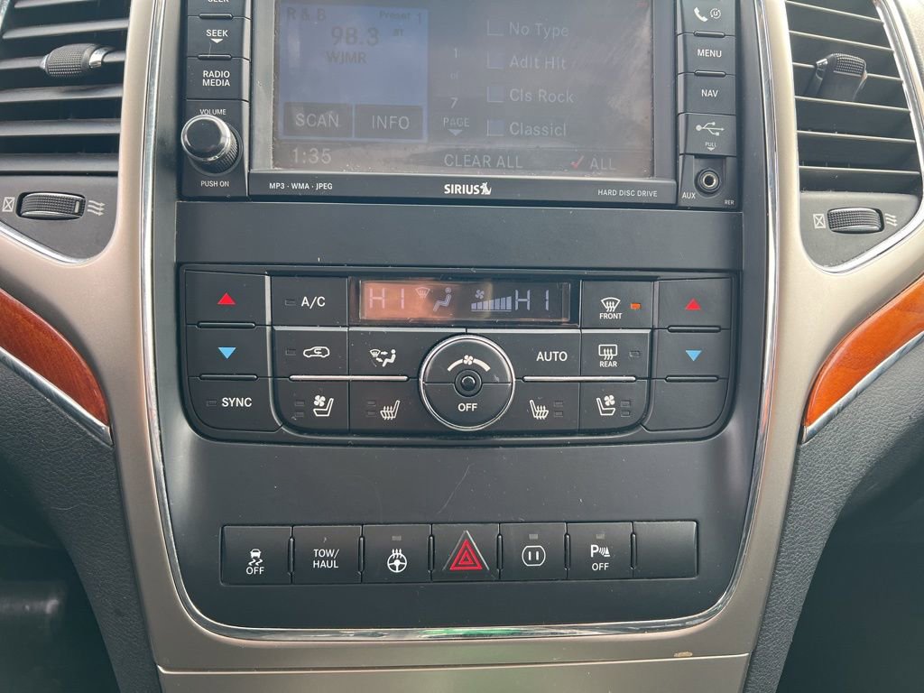 Used 2011 Jeep Grand Cherokee Overland image 19