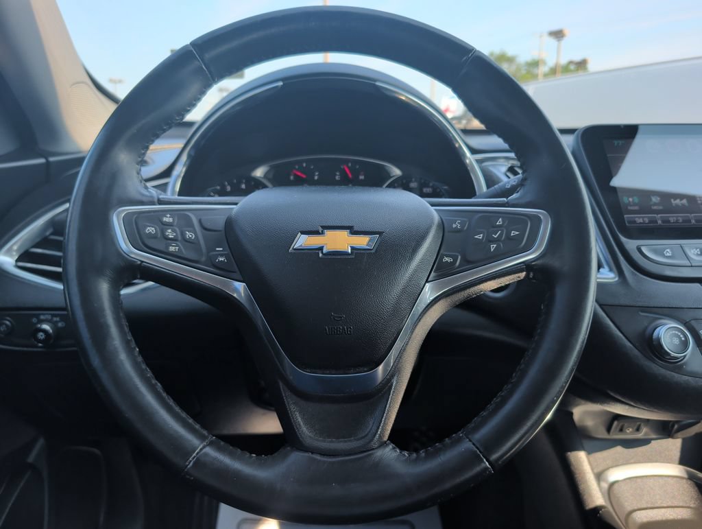 Used 2017 Chevrolet Malibu LT w/ Driver Confidence Package FWD image 11