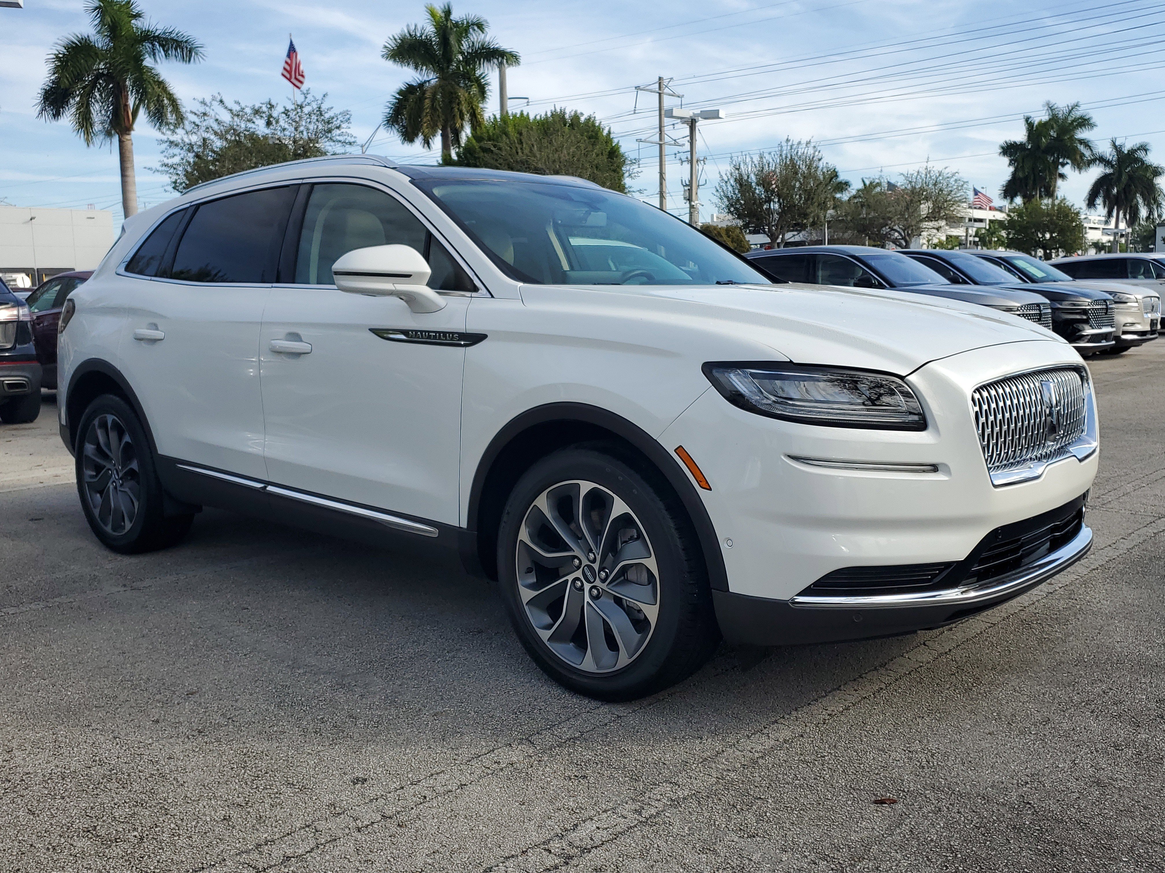 Certified 2022 Lincoln Nautilus Reserve w/ Equipment Group 201A image 21