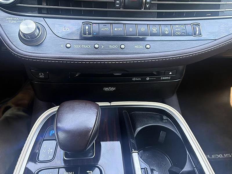 Used 2018 Lexus LS 500 w/ Interior Upgrade Package RWD image 26