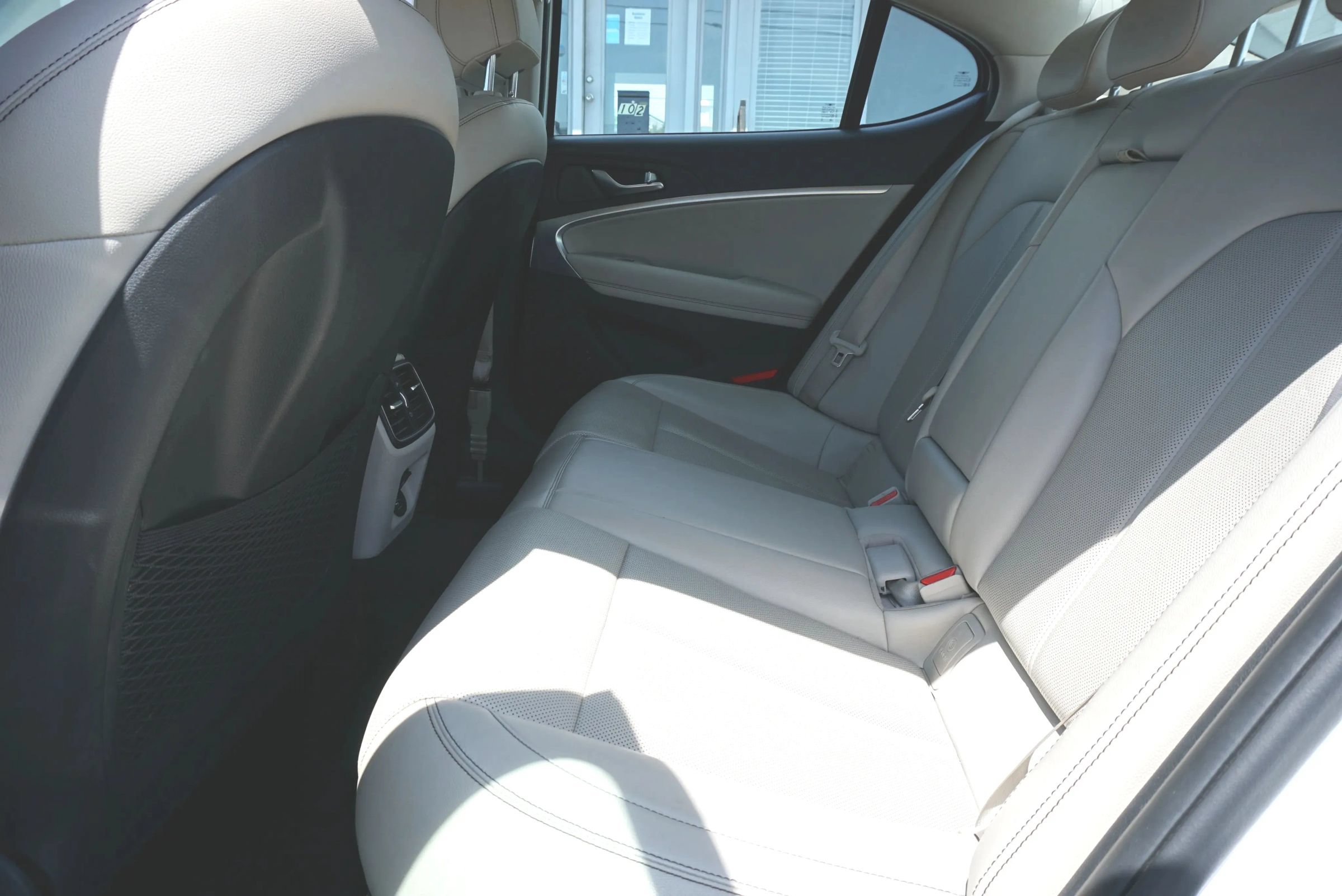 Used 2021 Genesis G70 2.0T RWD image 14