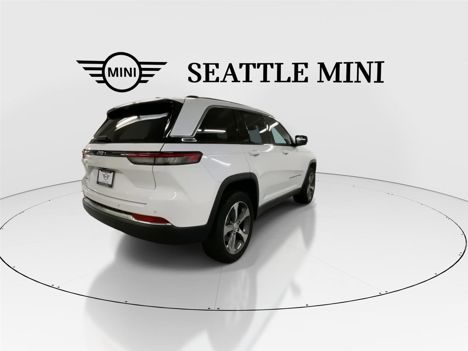 Used 2022 Jeep Grand Cherokee Limited 4xe w/ Luxury Tech Group II image 11