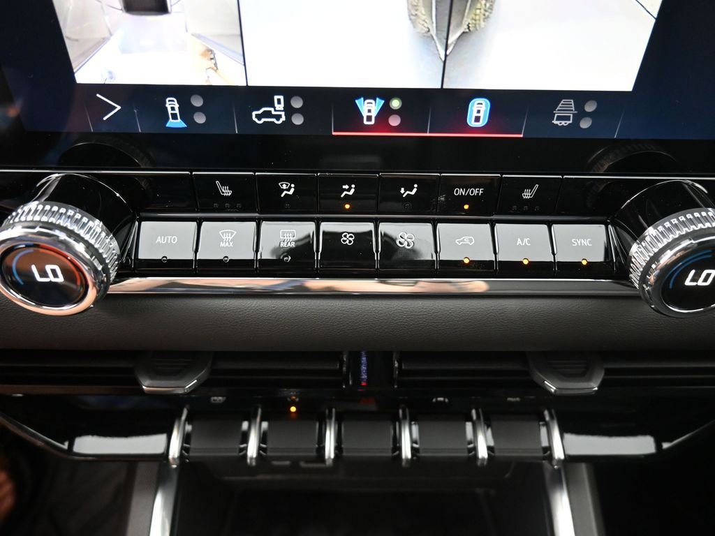New 2026 GMC Canyon Elevation w/ Convenience Package image 17