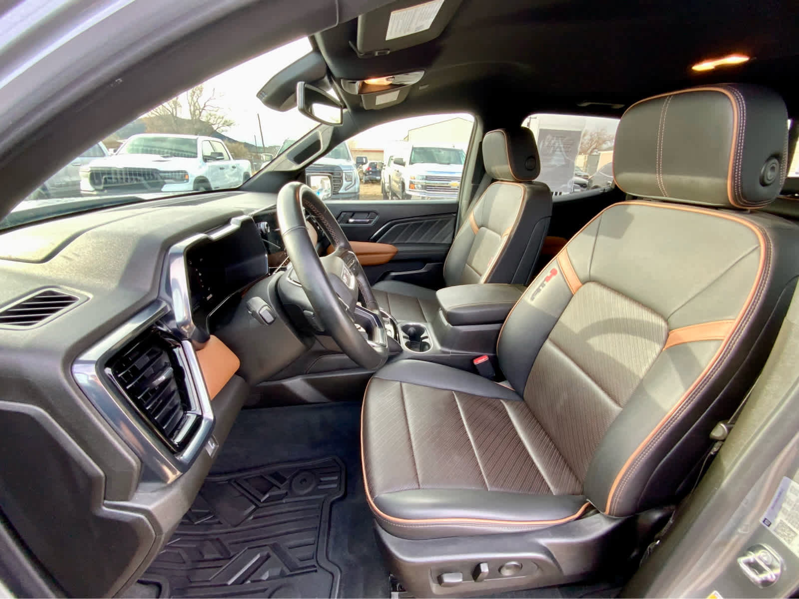 Used 2023 GMC Canyon AT4 w/ AT4 Premium Package image 28