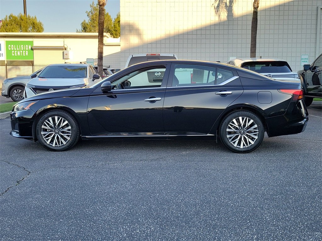 Used 2024 Nissan Altima 2.5 SV image 28