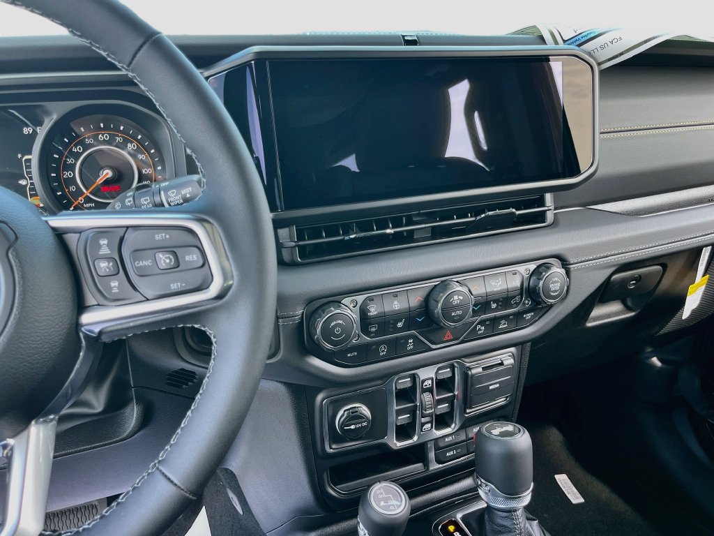 New 2027 Jeep Wrangler Unlimited Sahara AWD/4WD image 13