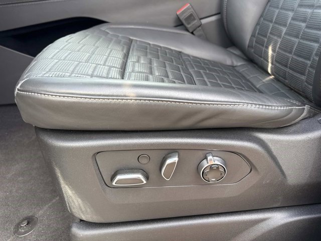 Certified 2025 Cadillac Escalade Premium Luxury Platinum image 27