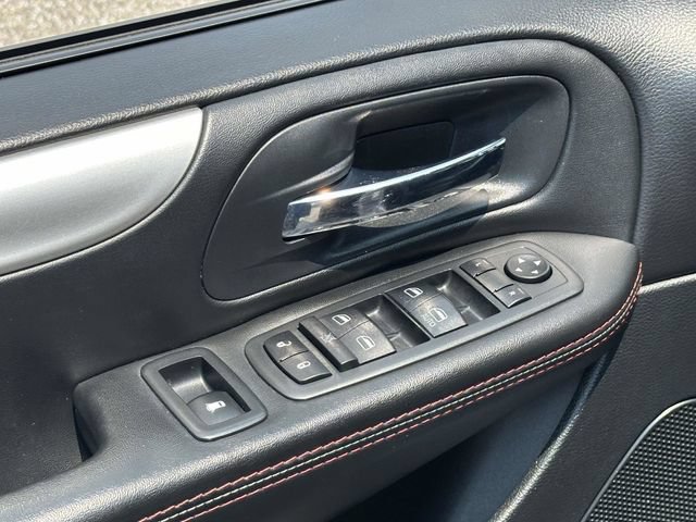 Used 2018 Dodge Grand Caravan GT FWD image 16