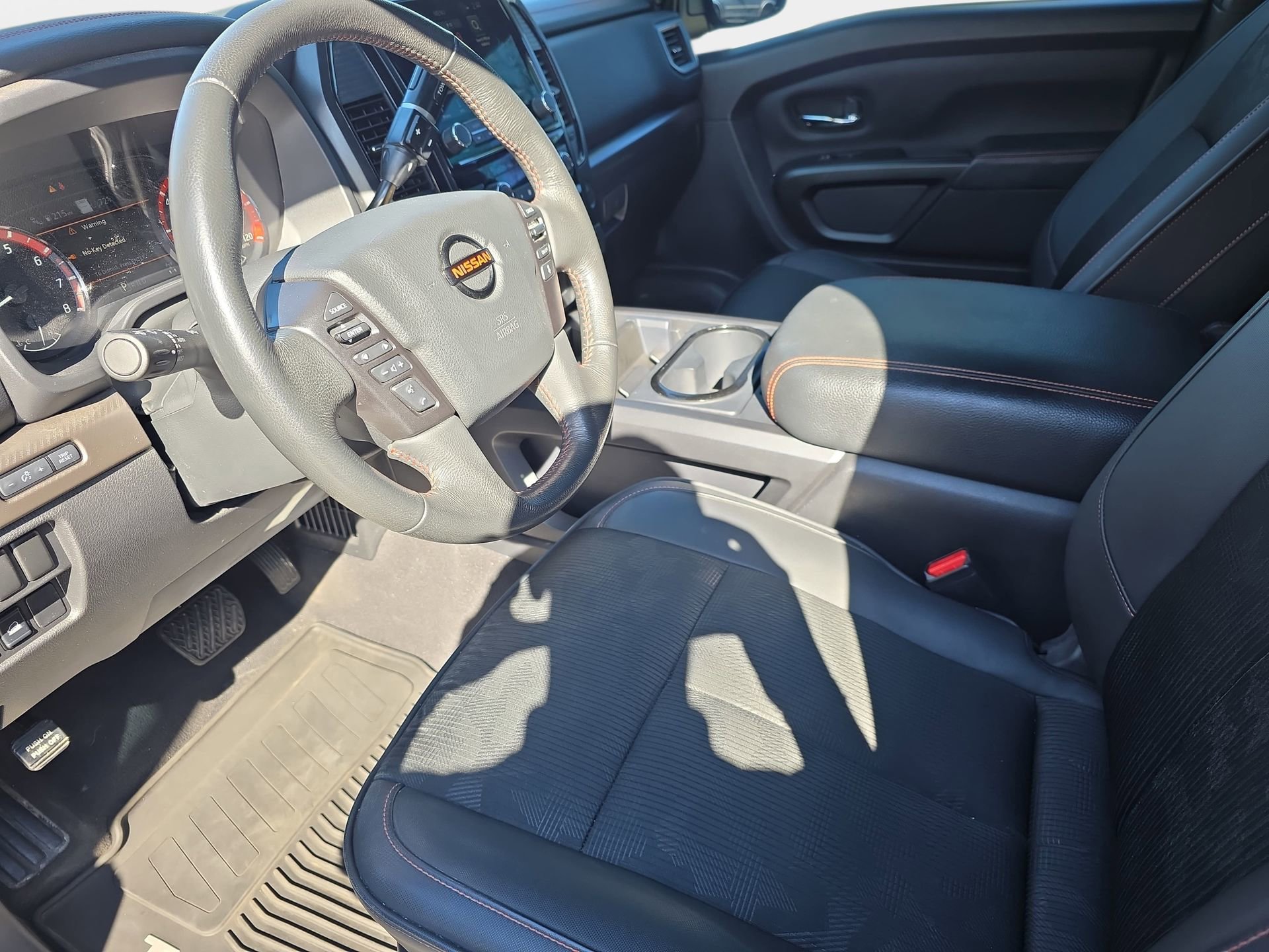 Used 2021 Nissan Titan PRO-4X w/ Pro-4x Utility Package image 16