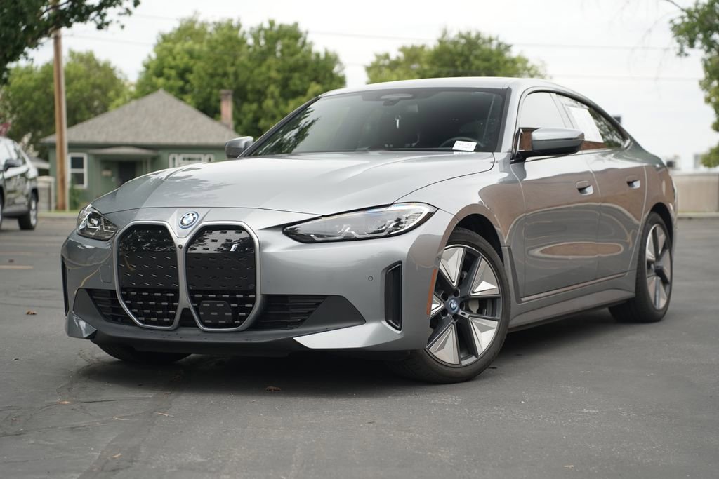 Certified 2023 BMW i4 eDrive40 RWD image 1